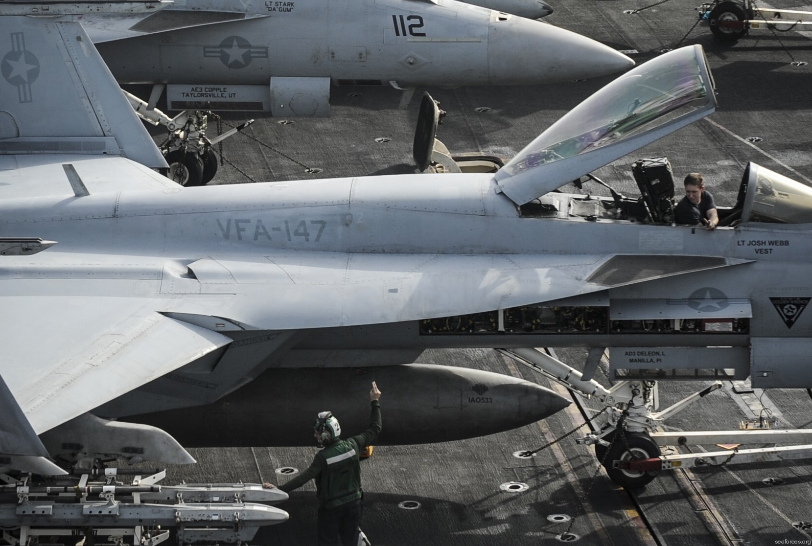vfa-147 argonauts f/a-18e super hornet strike fighter squadron cvw-11 uss nimitz cvn-68 104