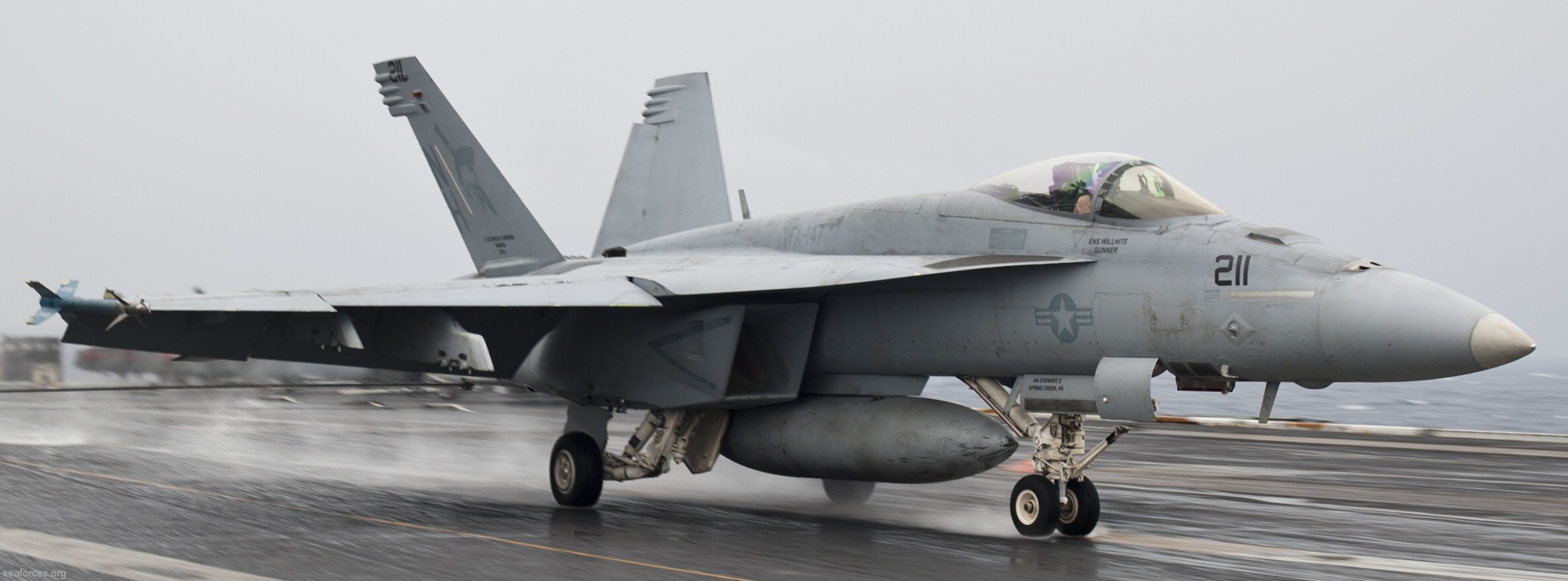 vfa-147 argonauts f/a-18e super hornet strike fighter squadron cvw-11 uss nimitz cvn-68 112