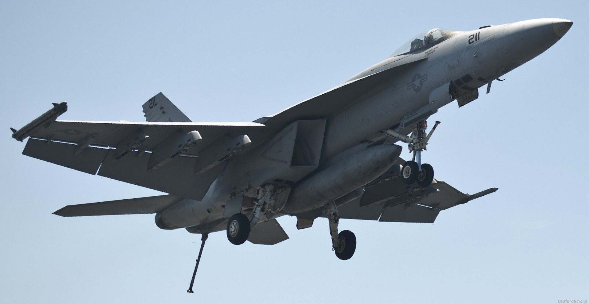 vfa-147 argonauts f/a-18e super hornet strike fighter squadron cvw-11 uss nimitz cvn-68 114