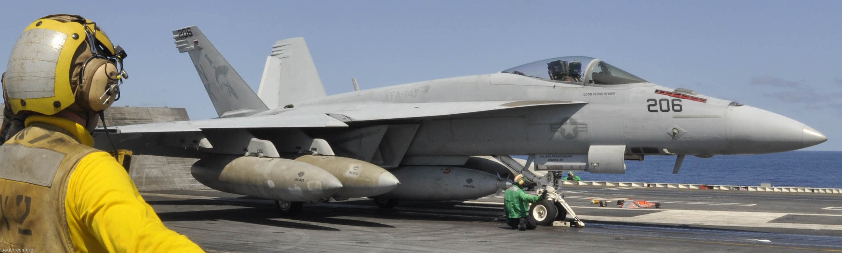 vfa-147 argonauts f/a-18e super hornet strike fighter squadron cvw-14 uss ronald reagan cvn-76 128