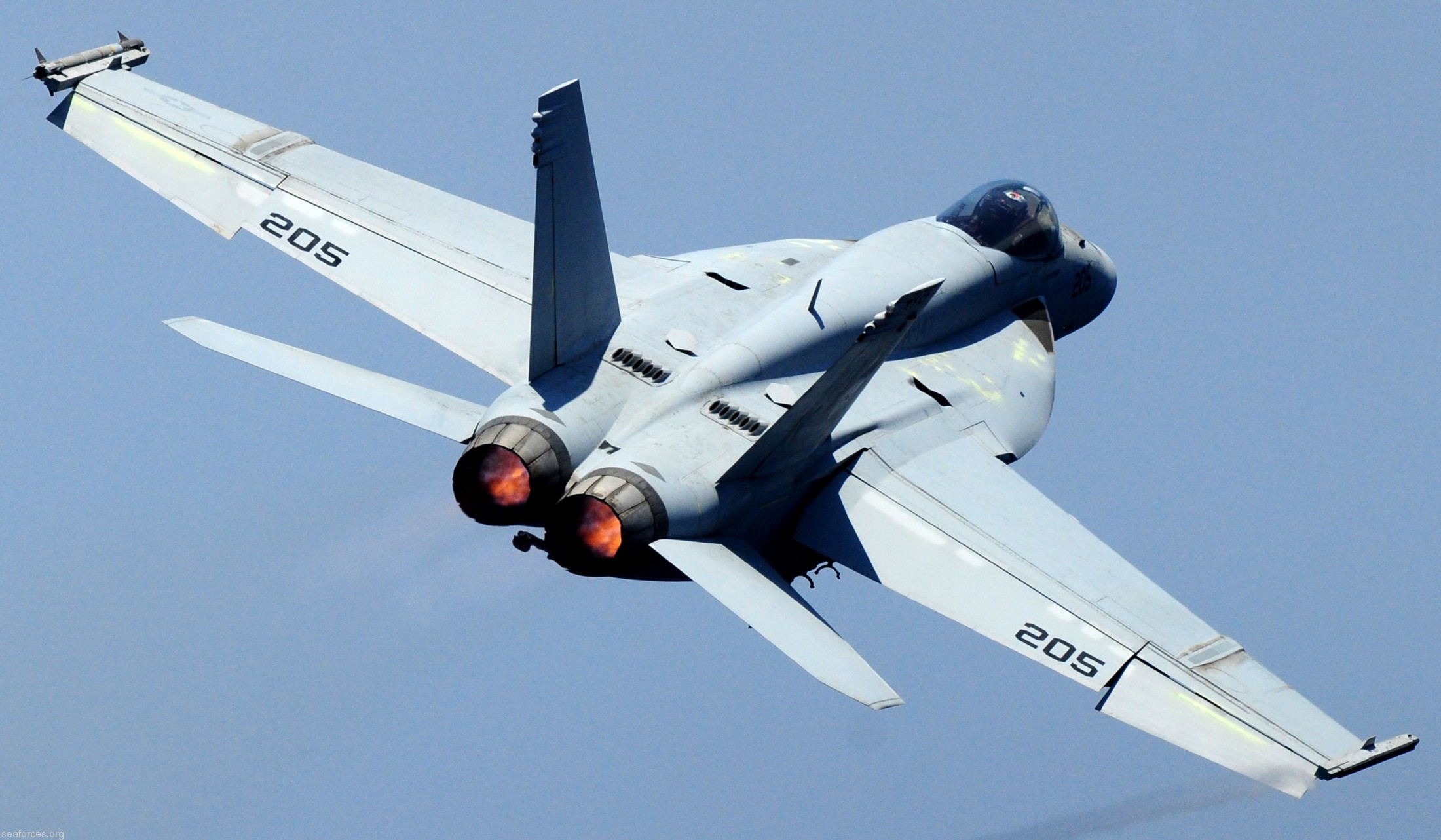vfa-147 argonauts f/a-18e super hornet strike fighter squadron cvw-14 uss ronald reagan cvn-76 131