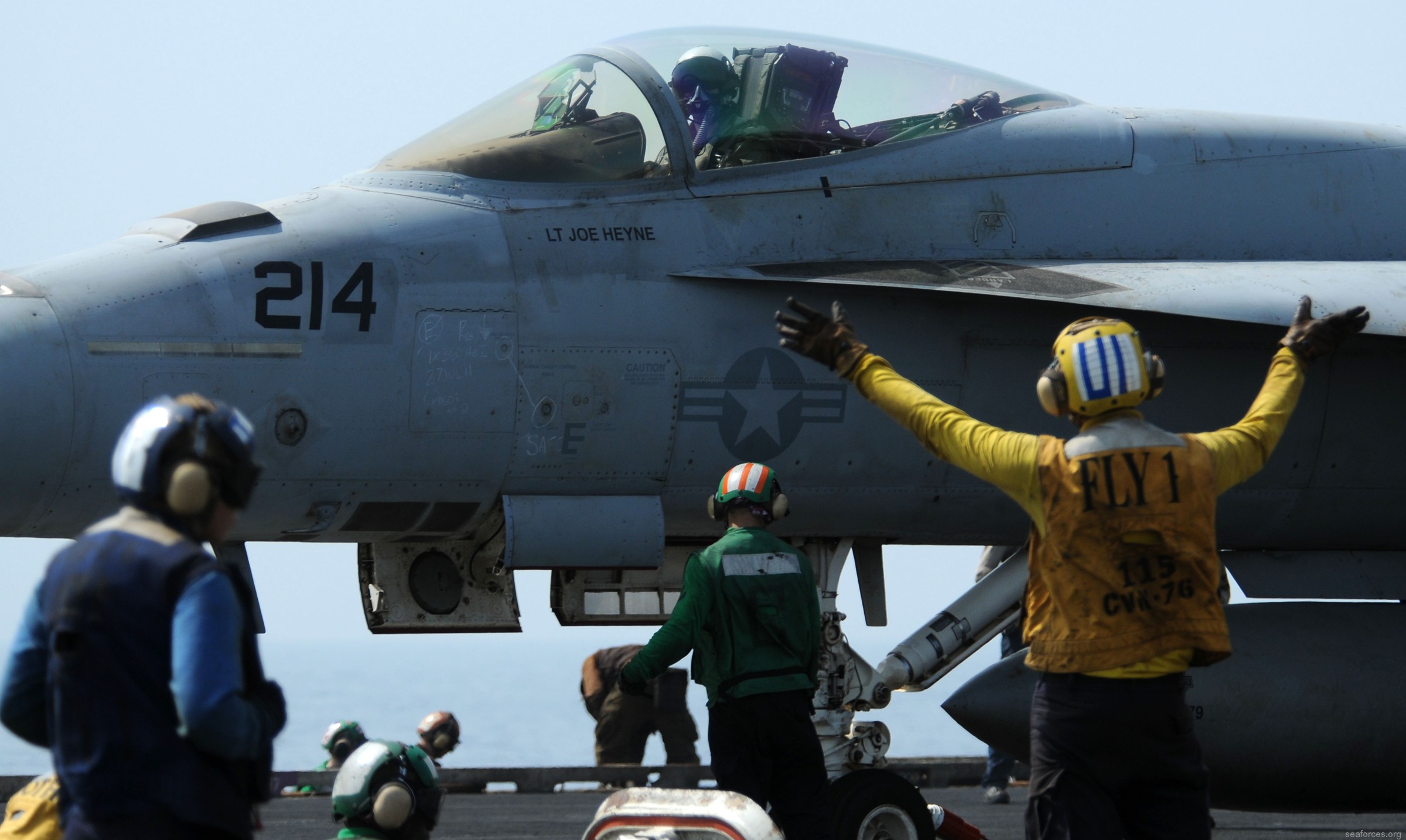 vfa-147 argonauts f/a-18e super hornet strike fighter squadron cvw-14 uss ronald reagan cvn-76 133