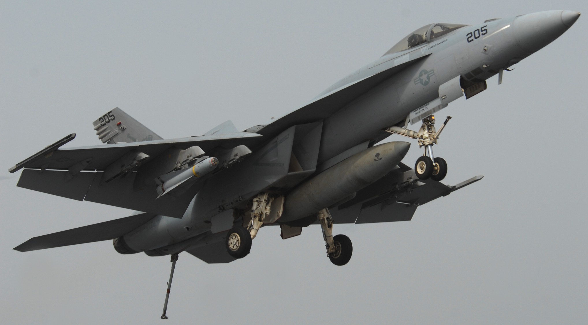 vfa-147 argonauts f/a-18e super hornet strike fighter squadron cvw-14 uss ronald reagan cvn-76 135