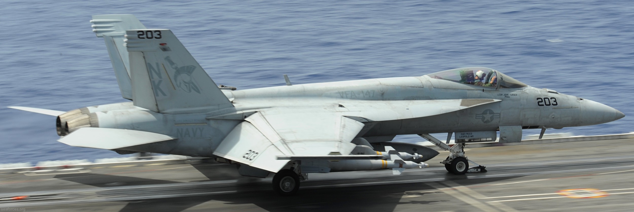 vfa-147 argonauts f/a-18e super hornet strike fighter squadron cvw-14 uss ronald reagan cvn-76 147