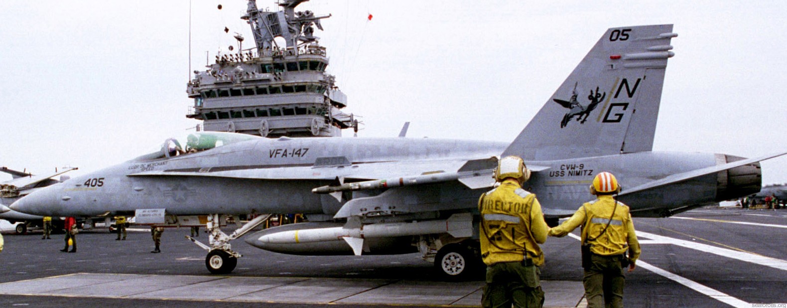 vfa-147 argonauts f/a-18c hornet strike fighter squadron cvw-9 uss nimitz cvn-68 193 agm-88 harm missile