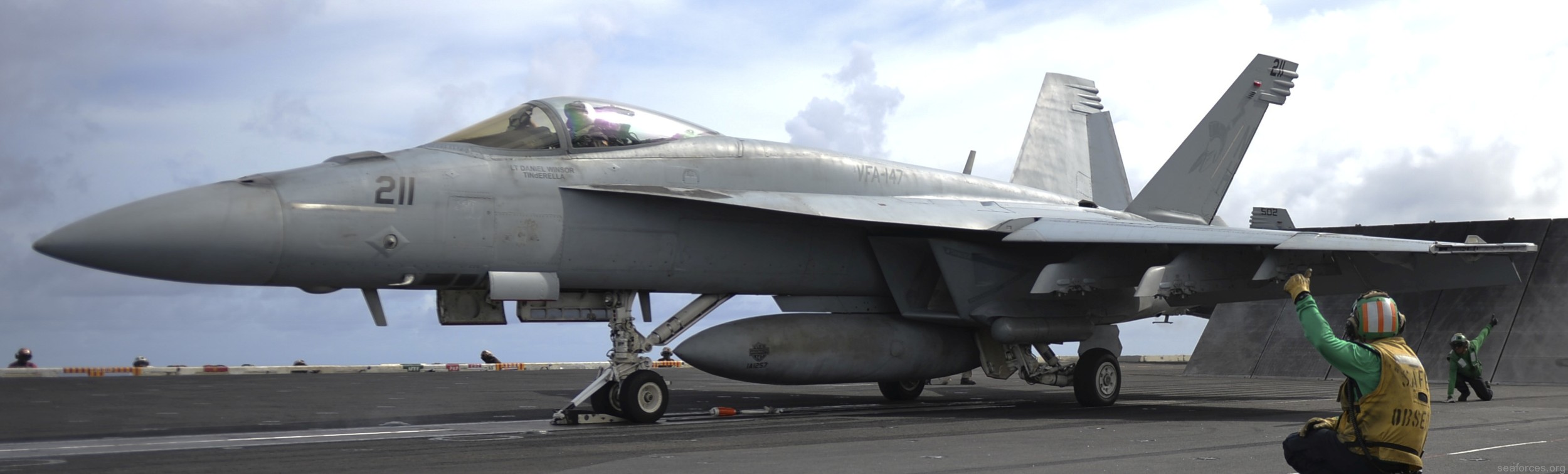 vfa-147 argonauts f/a-18e super hornet strike fighter squadron cvw-11 uss nimitz cvn-68 215