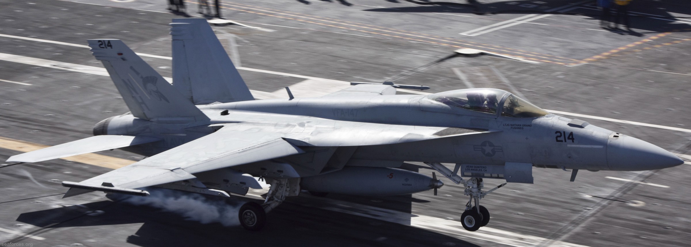 vfa-147 argonauts f/a-18e super hornet strike fighter squadron carrier air wing cvw-11 uss nimitz cvn-68 216