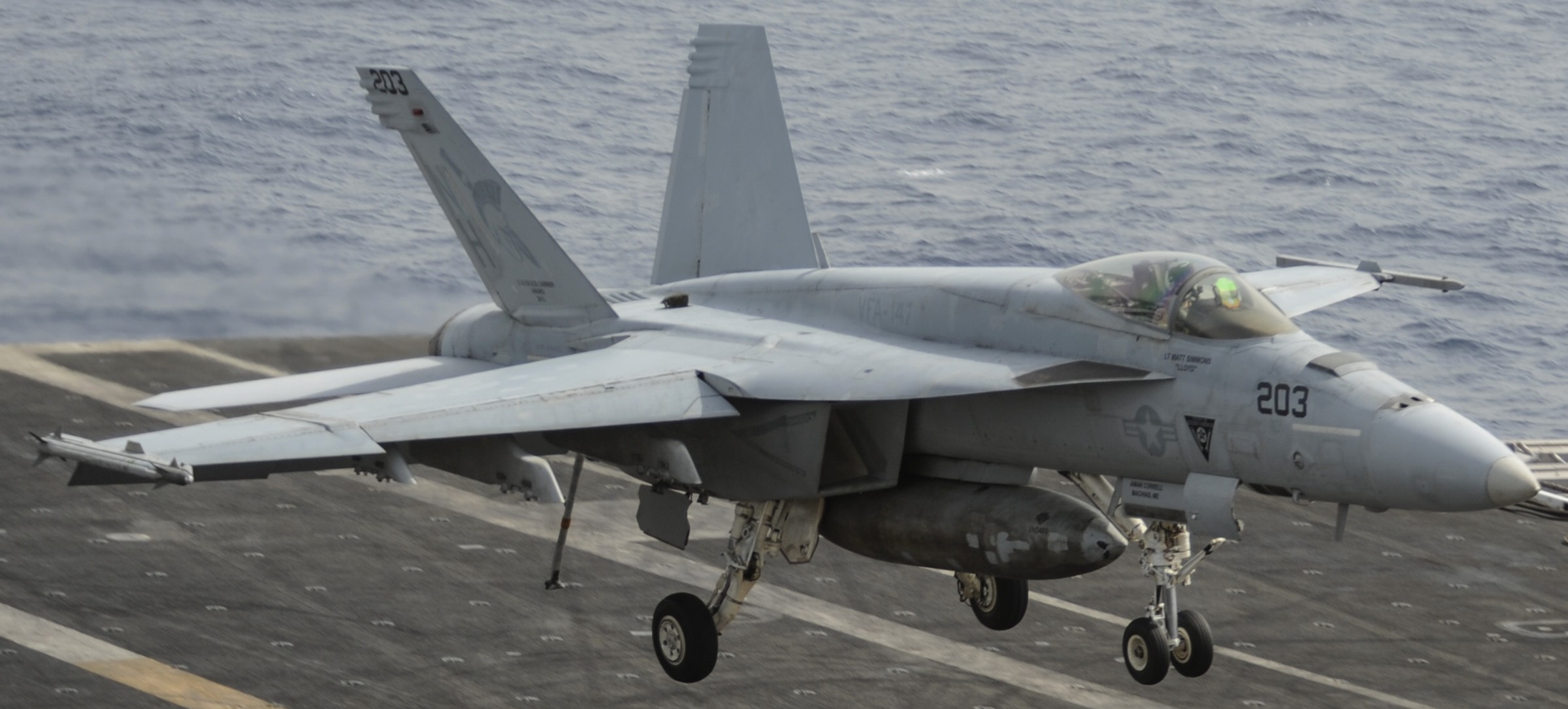 vfa-147 argonauts f/a-18e super hornet strike fighter squadron carrier air wing cvw-11 uss nimitz cvn-68 227