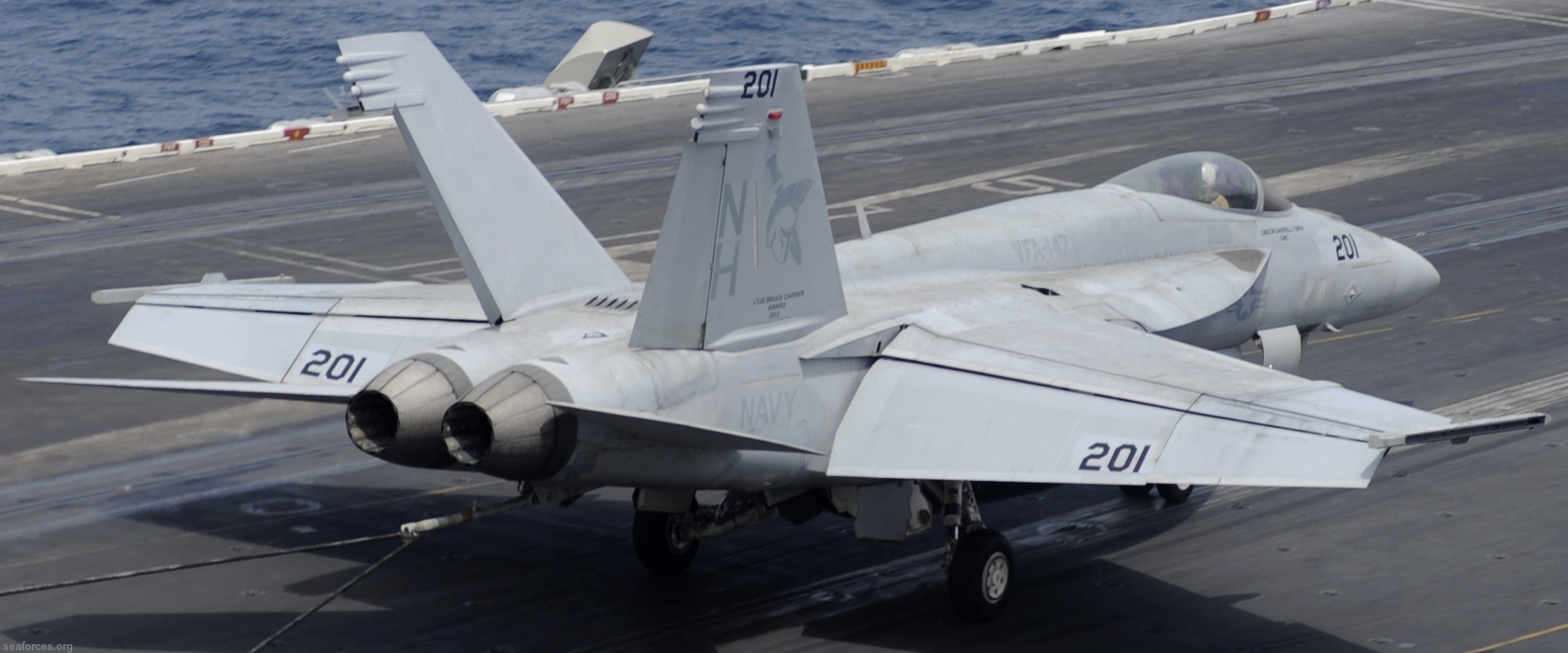vfa-147 argonauts f/a-18e super hornet strike fighter squadron cvw-11 uss nimitz cvn-68 233