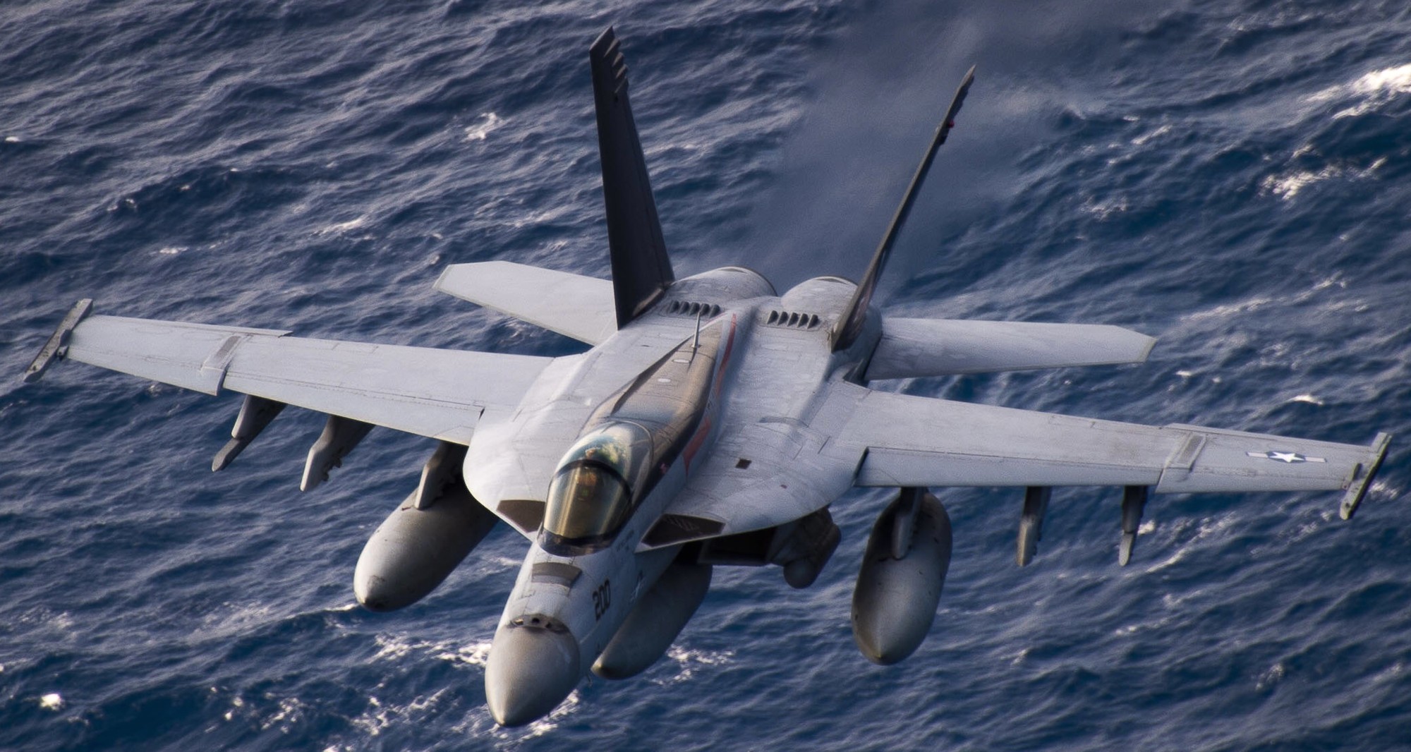 vfa-14 tophatters strike fighter squadron f/a-18e super hornet cvn-72 uss abraham lincoln cvw-9 us navy 52
