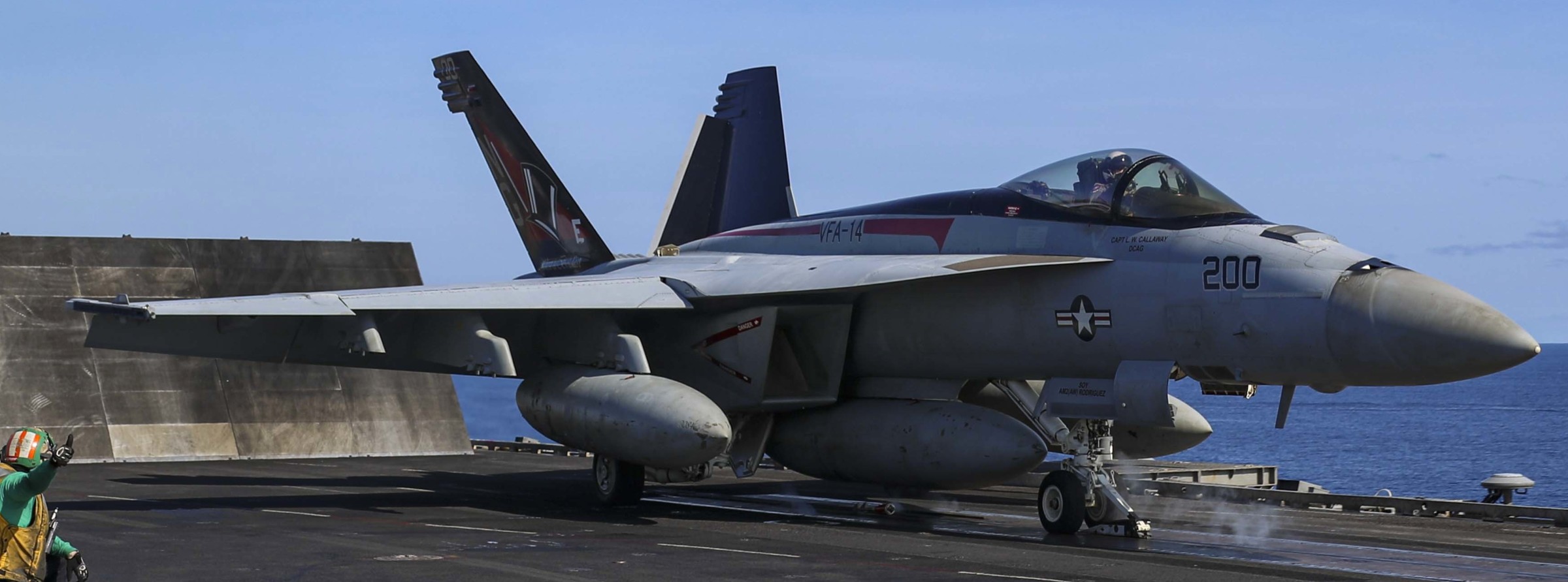 vfa-14 tophatters strike fighter squadron f/a-18e super hornet cvn-72 uss abraham lincoln cvw-9 us navy 67