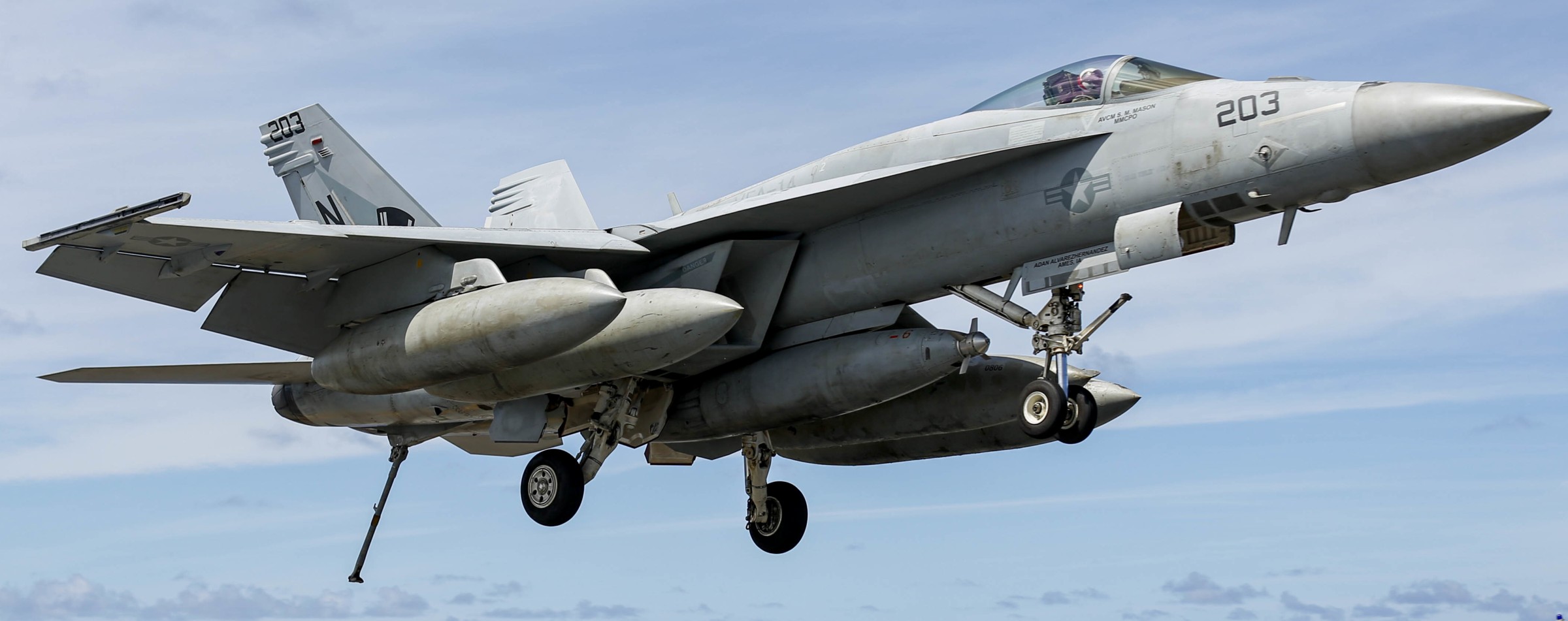 vfa-14 tophatters strike fighter squadron f/a-18e super hornet cvn-72 uss abraham lincoln cvw-9 us navy 78