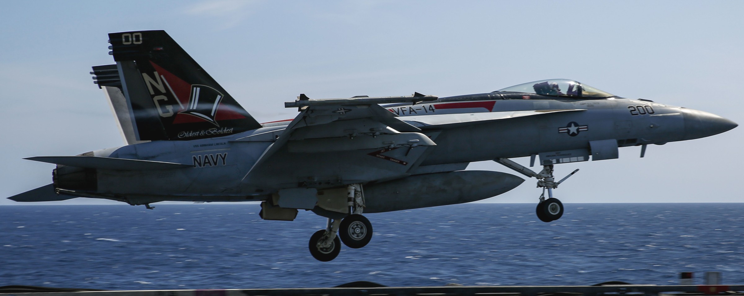 vfa-14 tophatters strike fighter squadron f/a-18e super hornet cvn-72 uss abraham lincoln cvw-9 us navy 83