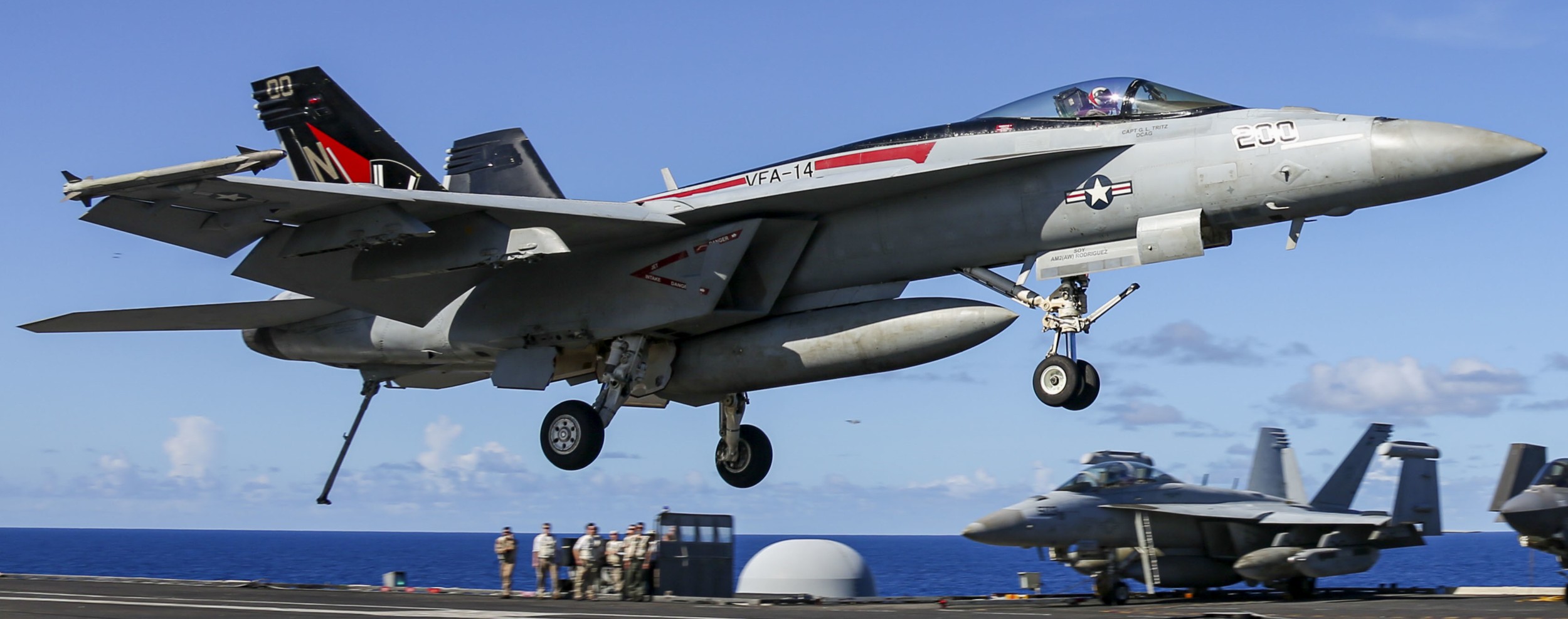 vfa-14 tophatters strike fighter squadron f/a-18e super hornet cvn-72 uss abraham lincoln cvw-9 us navy 90