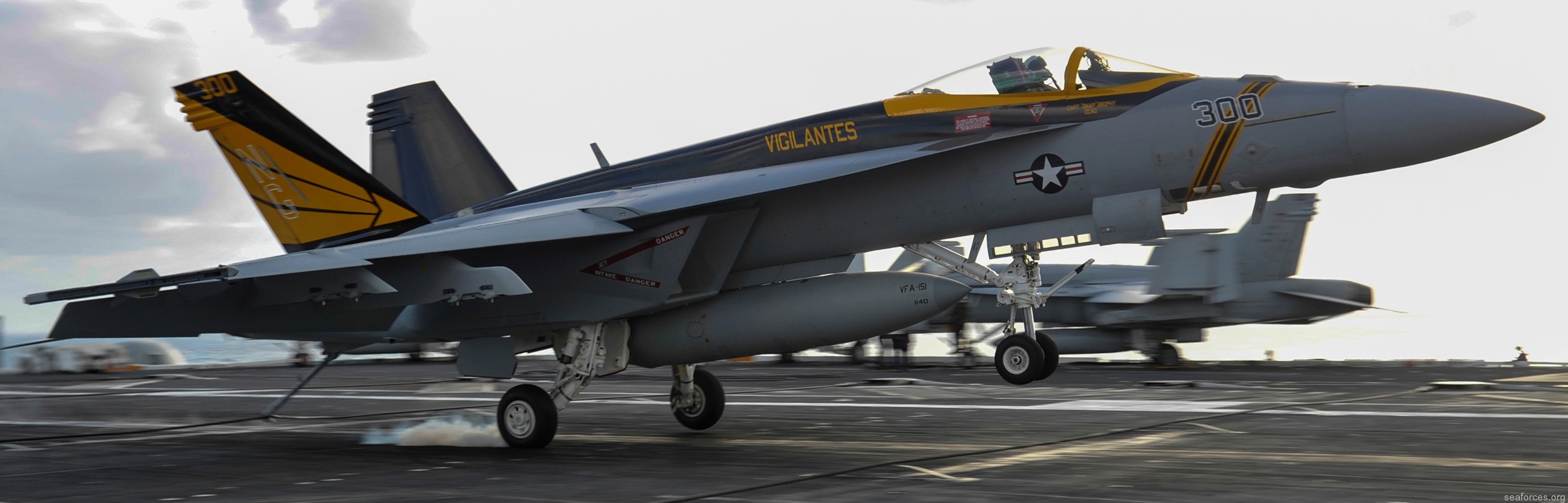 vfa-151 vigilantes strike fighter squadron navy f/a-18e super hornet carrier air wing cvw-9 uss carl vinson cvn-70 17