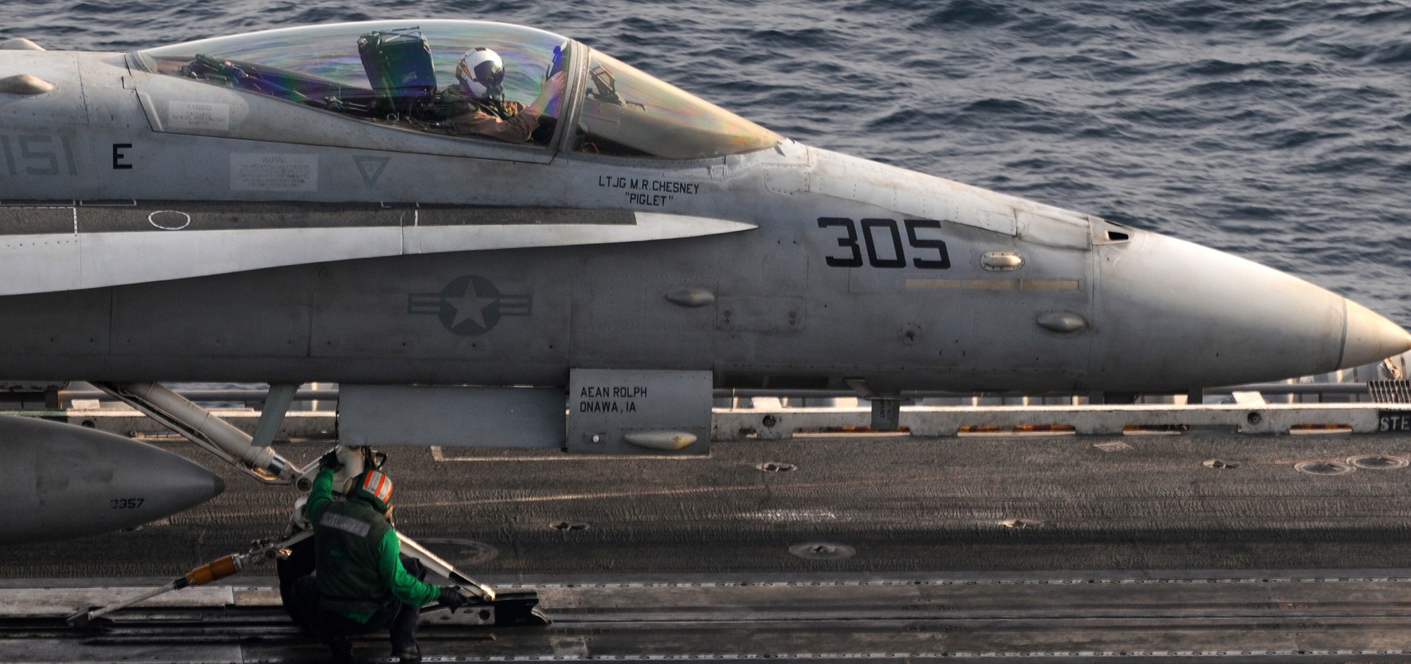 vfa-151 vigilantes strike fighter squadron navy f/a-18c hornet carrier air wing cvw-2 uss abraham lincoln cvn-72 23