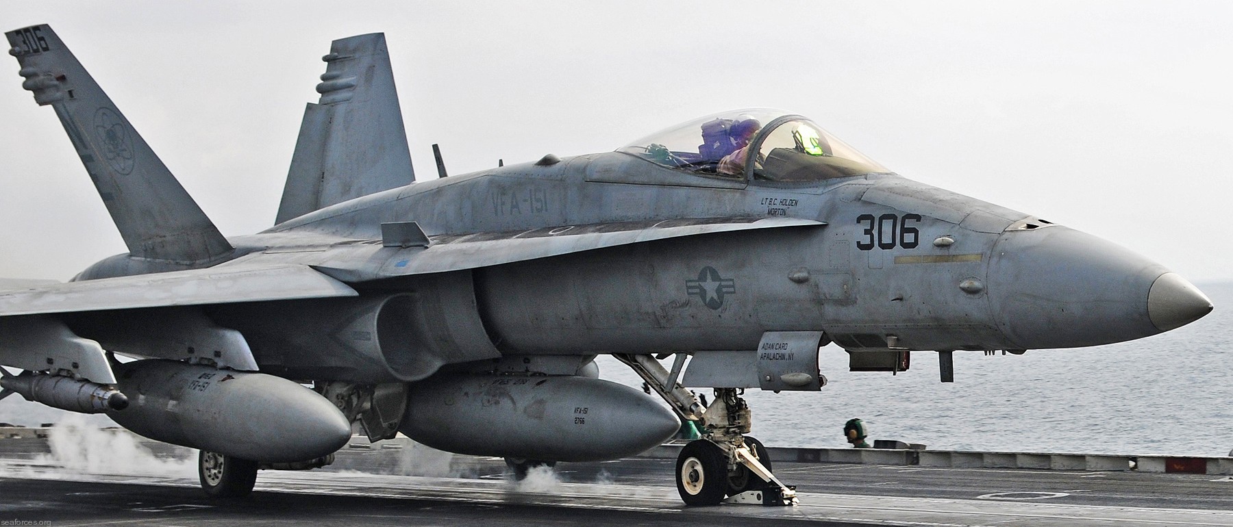 vfa-151 vigilantes strike fighter squadron navy f/a-18c hornet carrier air wing cvw-2 uss abraham lincoln cvn-72 40