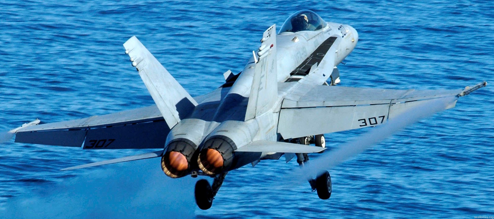 vfa-151 vigilantes strike fighter squadron navy f/a-18c hornet carrier air wing cvw-2 uss abraham lincoln cvn-72 59