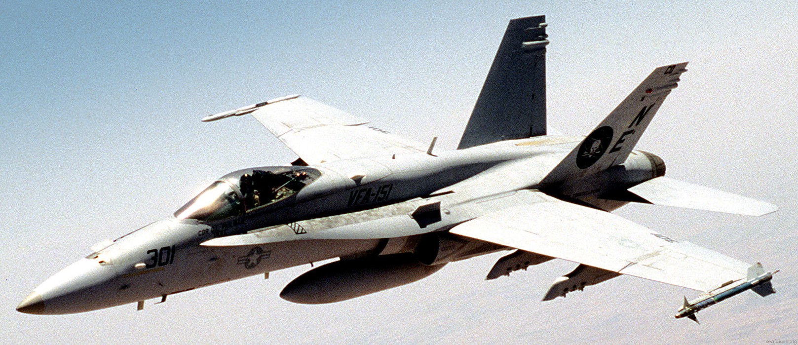vfa-151 vigilantes strike fighter squadron navy f/a-18c hornet carrier air wing cvw-2 78