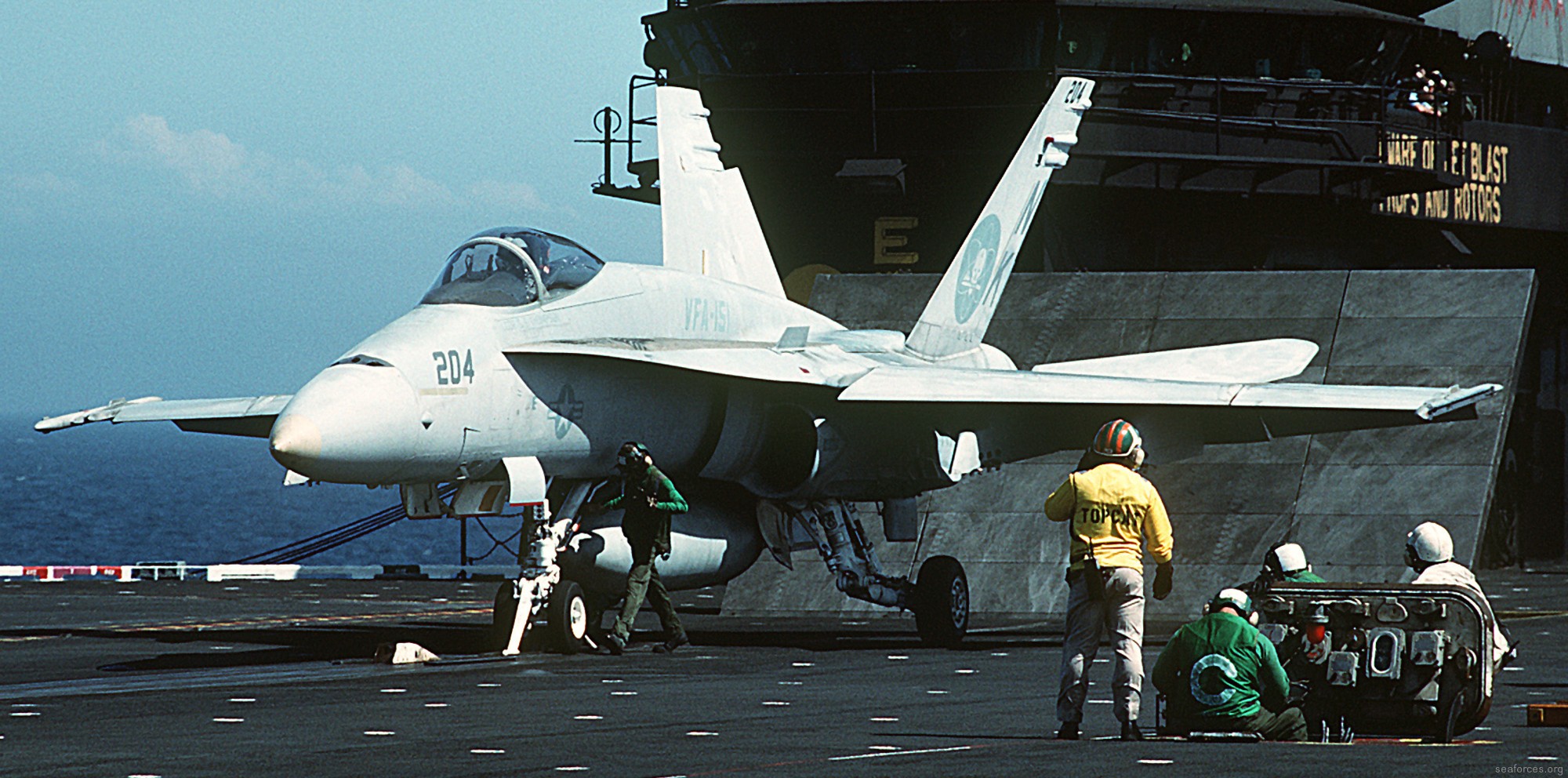 vfa-151 vigilantes strike fighter squadron navy f/a-18a hornet carrier air wing cvw-14 uss midway cv-41 80