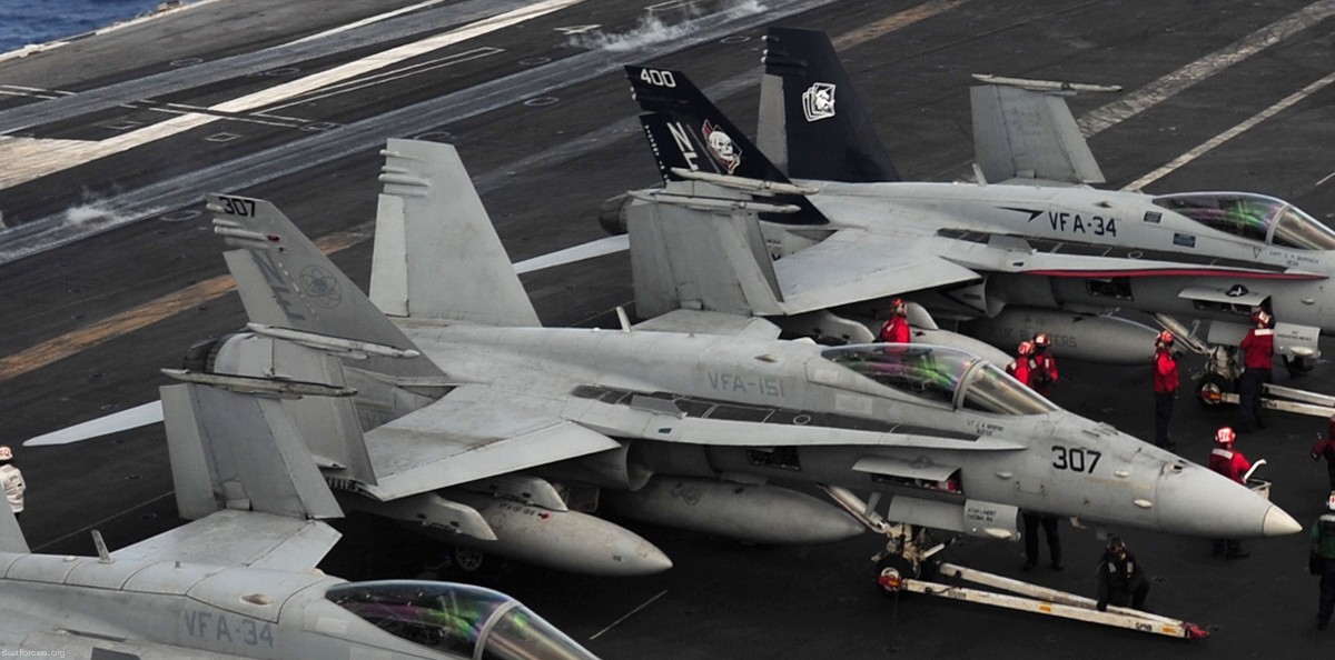 vfa-151 vigilantes strike fighter squadron navy f/a-18c hornet carrier air wing cvw-2 uss abraham lincoln cvn-72 83