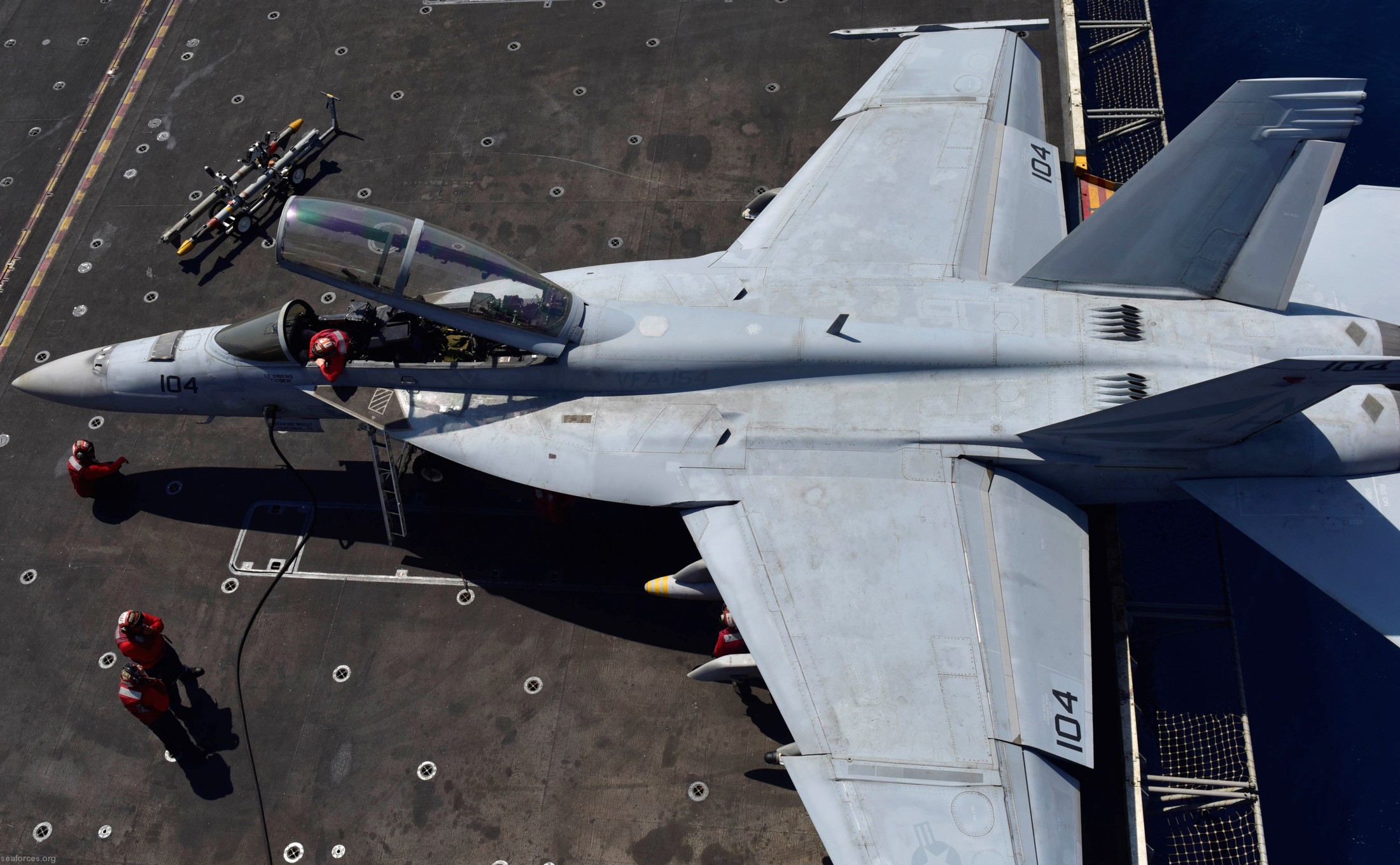 vfa-154 black knights strike fighter squadron navy f/a-18f super hornet carrier air wing cvw-11 uss nimitz cvn-68 06
