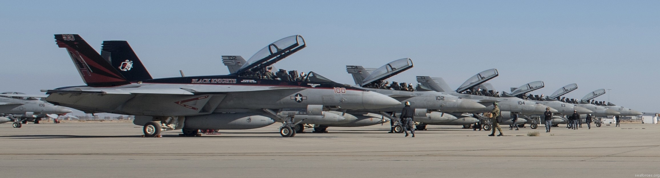 vfa-154 black knights strike fighter squadron navy f/a-18f super hornet 07 nas lemoore california