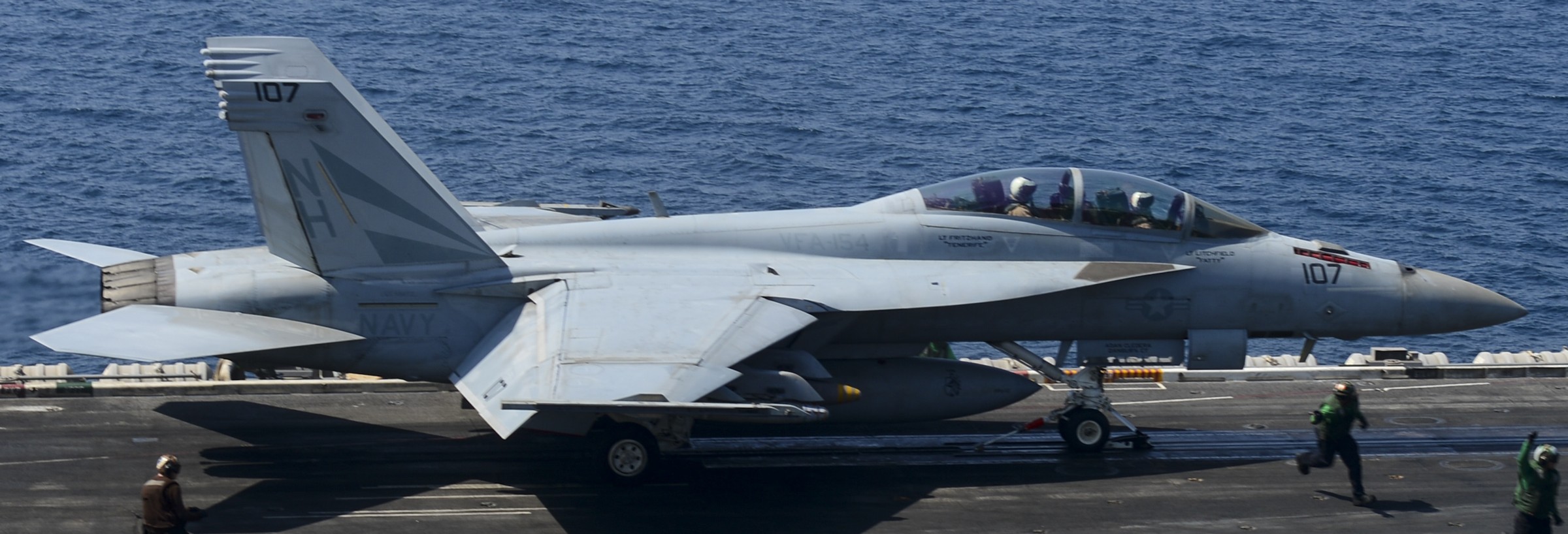 vfa-154 black knights strike fighter squadron navy f/a-18f super hornet carrier air wing uss carl vinson cvn-70 17