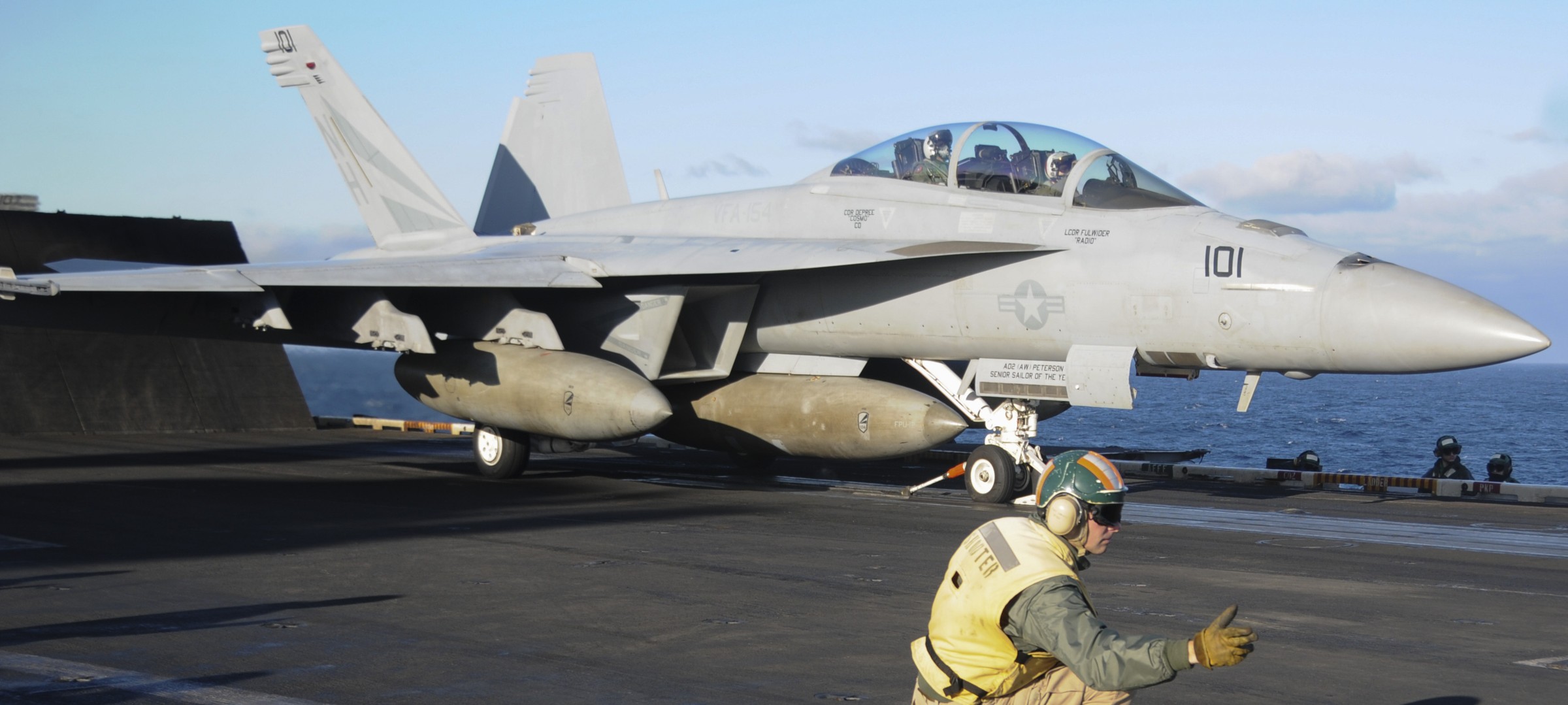 vfa-154 black knights strike fighter squadron navy f/a-18f super hornet carrier air wing cvw-11 uss nimitz cvn-68 21