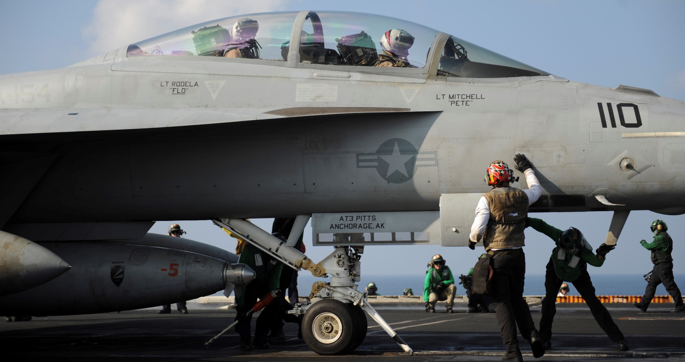 vfa-154 black knights strike fighter squadron navy f/a-18f super hornet carrier air wing cvw-11 uss nimitz cvn-68 26