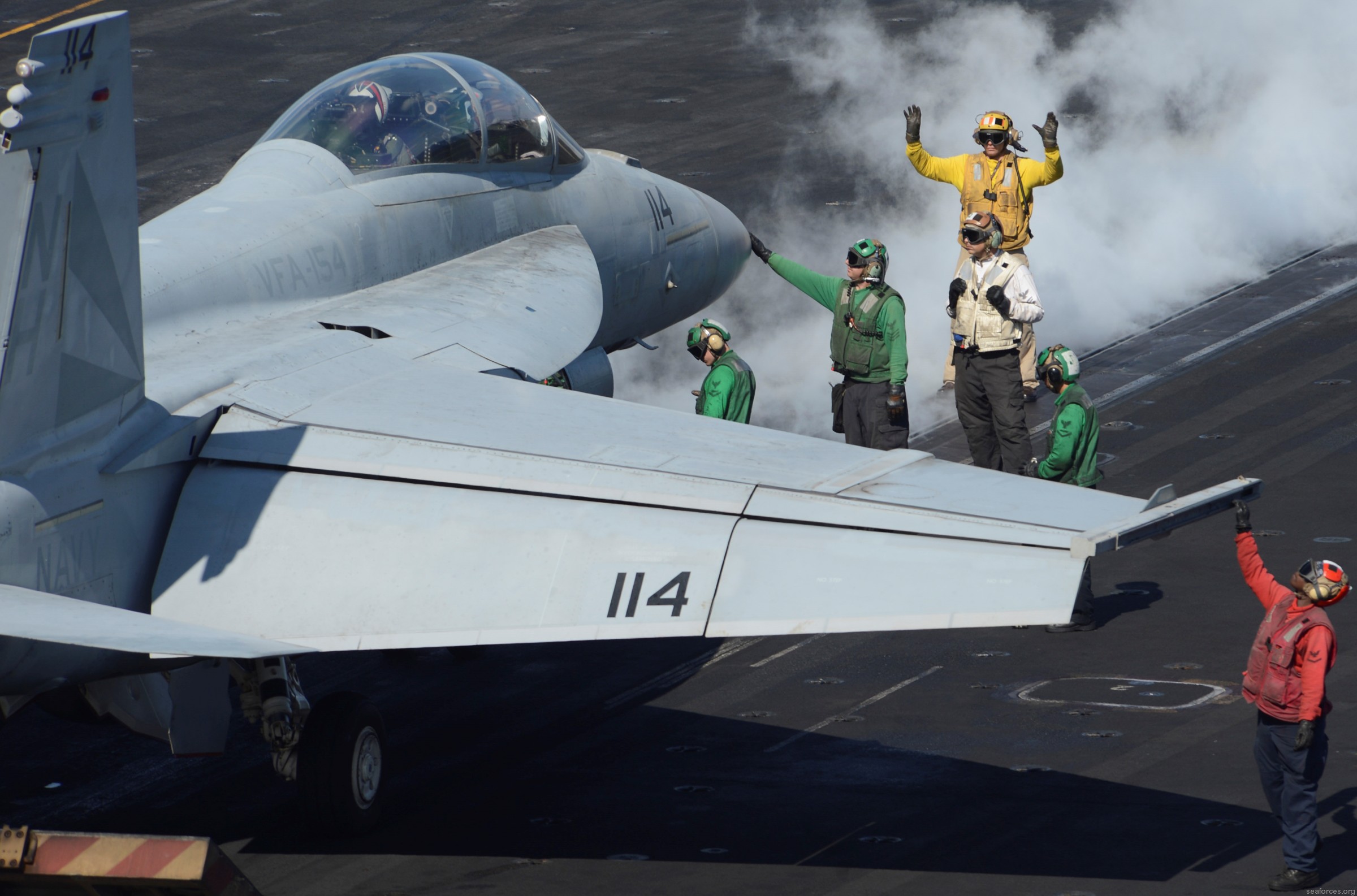 vfa-154 black knights strike fighter squadron navy f/a-18f super hornet carrier air wing cvw-11 uss nimitz cvn-68 33