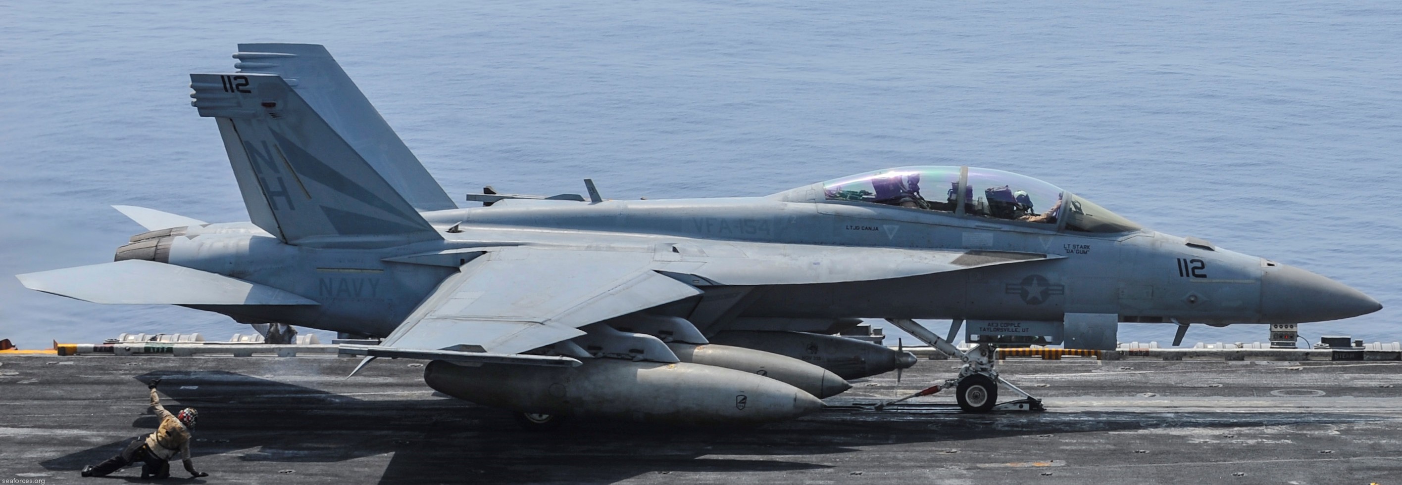 vfa-154 black knights strike fighter squadron navy f/a-18f super hornet carrier air wing cvw-11 uss nimitz cvn-68 34