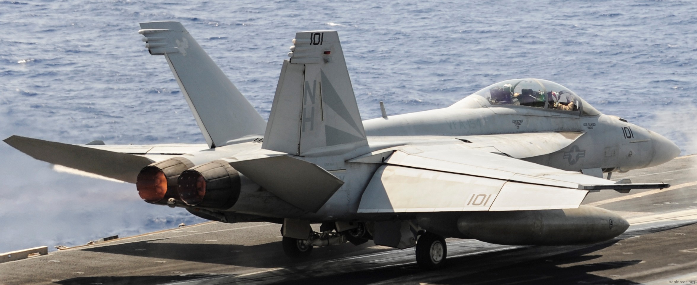 vfa-154 black knights strike fighter squadron navy f/a-18f super hornet carrier air wing cvw-11 uss nimitz cvn-68 37