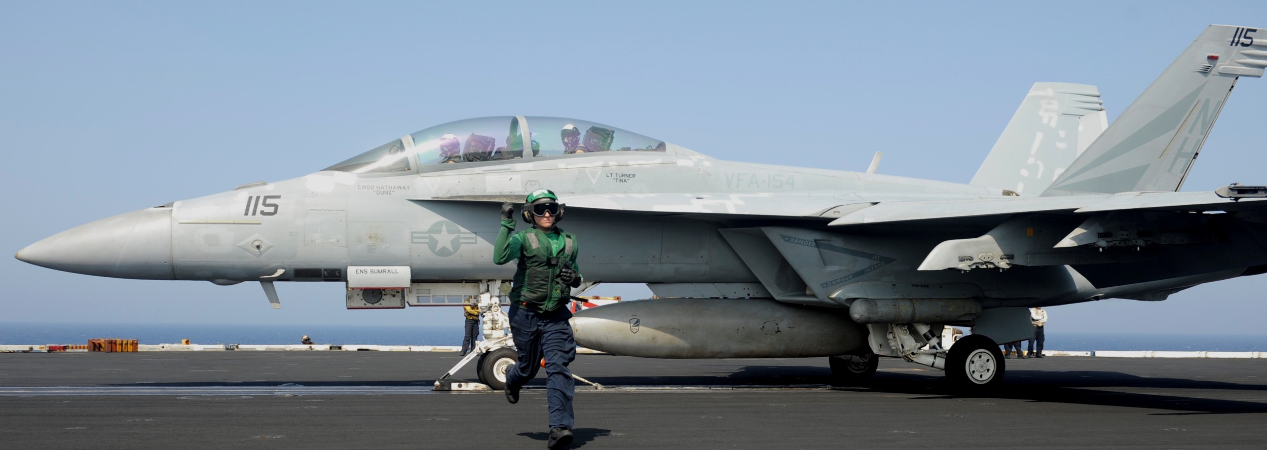 vfa-154 black knights strike fighter squadron navy f/a-18f super hornet carrier air wing cvw-11 uss nimitz cvn-68 41