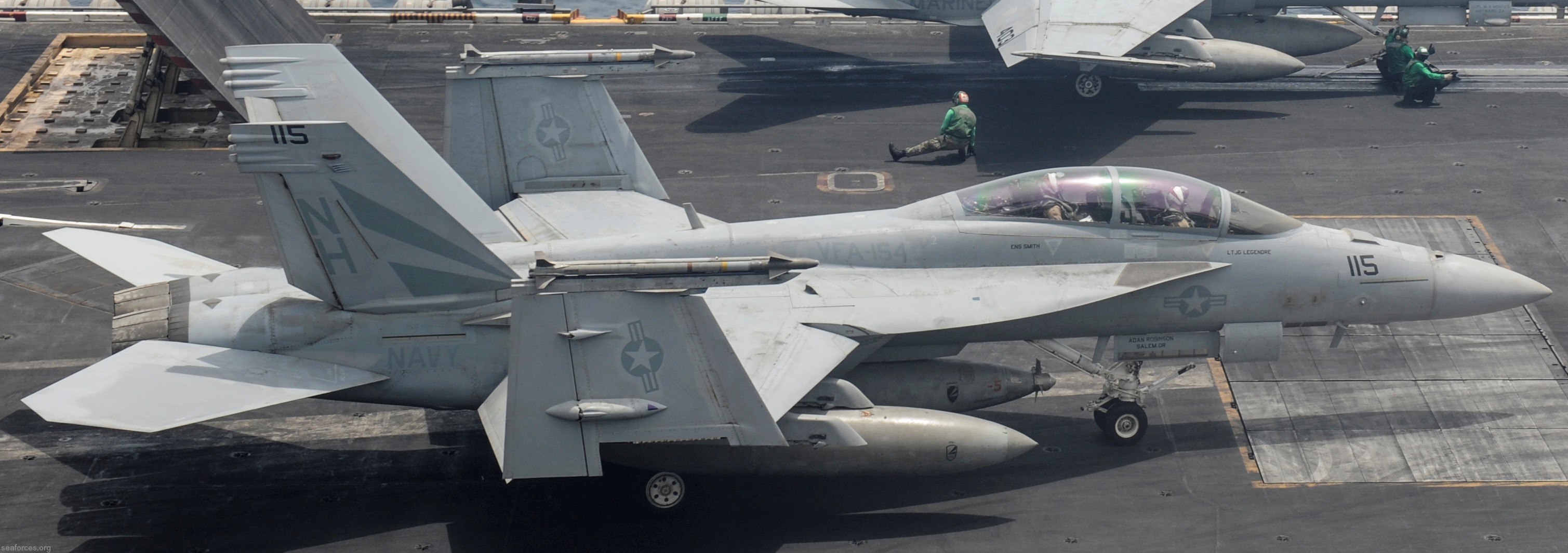 vfa-154 black knights strike fighter squadron navy f/a-18f super hornet carrier air wing cvw-11 uss nimitz cvn-68 57