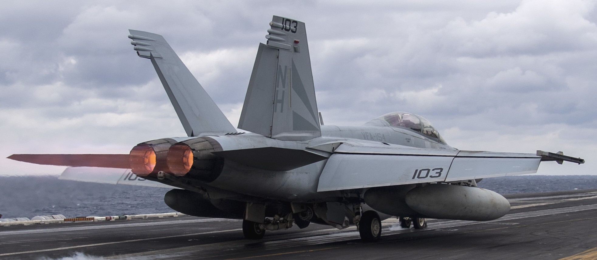 vfa-154 black knights strike fighter squadron navy f/a-18f super hornet carrier air wing cvw-11 uss nimitz cvn-68 67