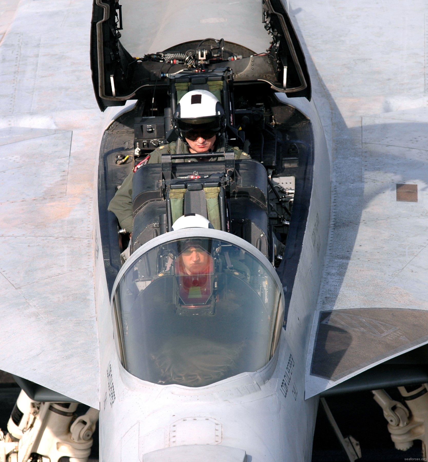 vfa-154 black knights strike fighter squadron navy f/a-18f super hornet carrier air wing cvw-9 uss john c. stennis cvn-70 128