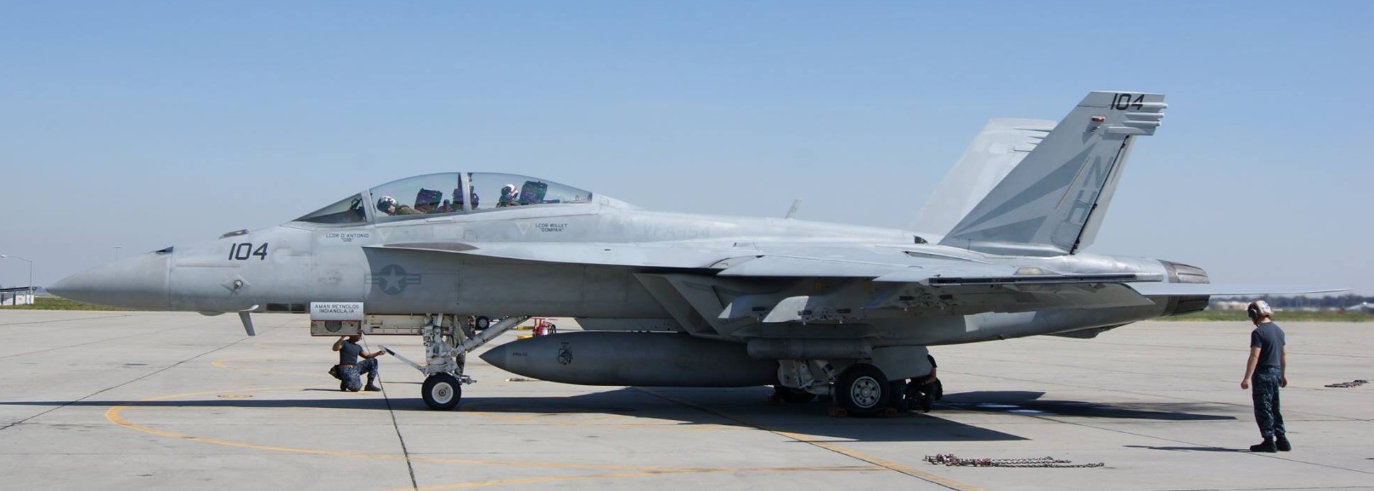 vfa-154 black knights strike fighter squadron navy f/a-18f super hornet 139 nas lemoore california