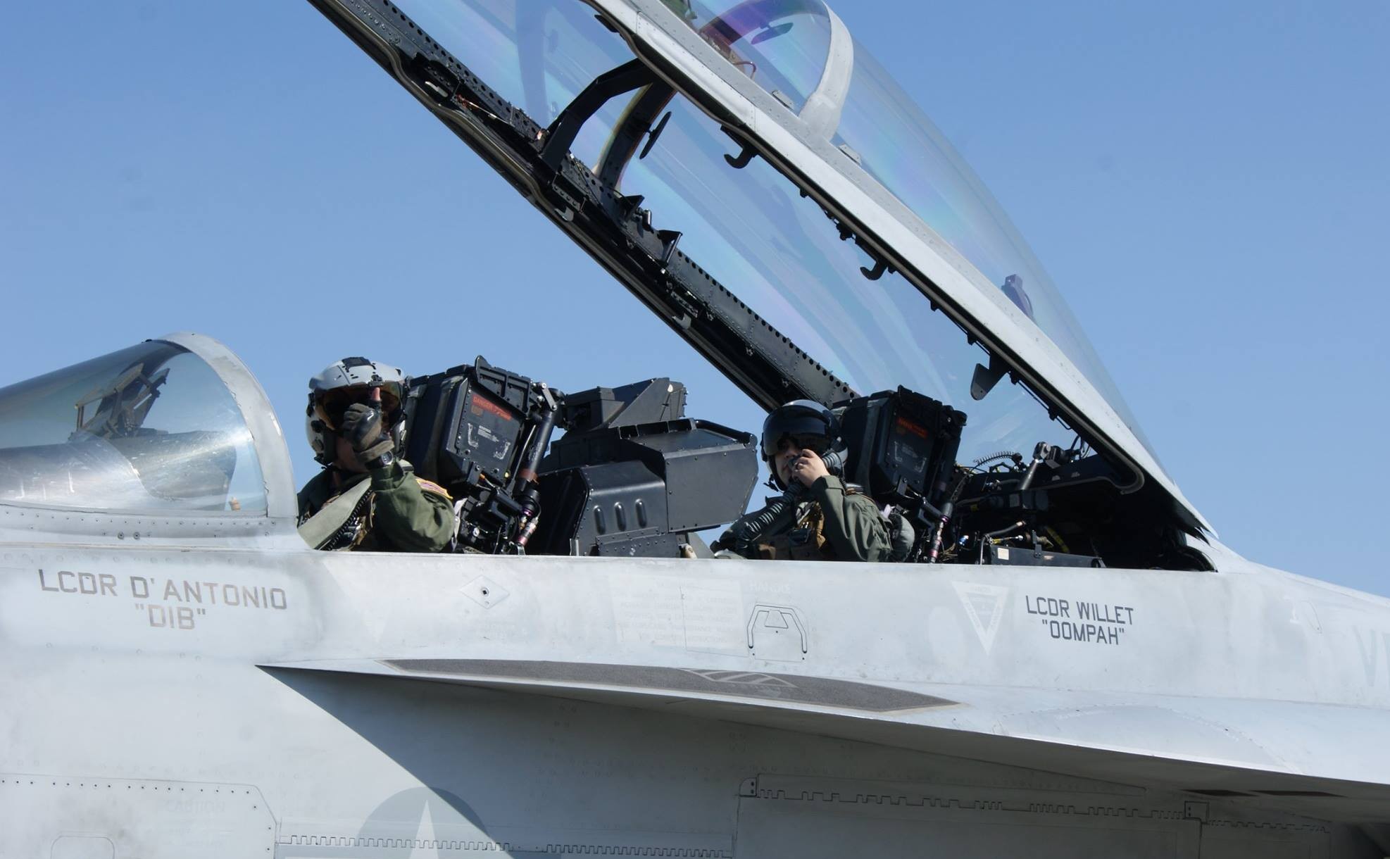 vfa-154 black knights strike fighter squadron navy f/a-18f super hornet 143