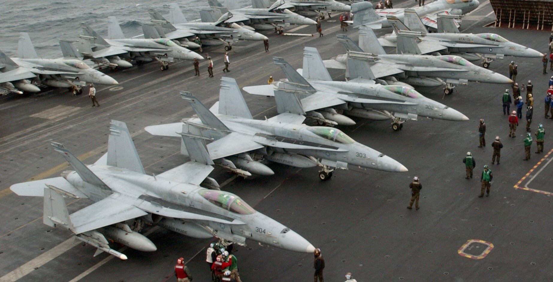 vfa-15 valions strike fighter squadron f/a-18c hornet cvn-71 uss theodore roosevelt cvw-8 us navy 12