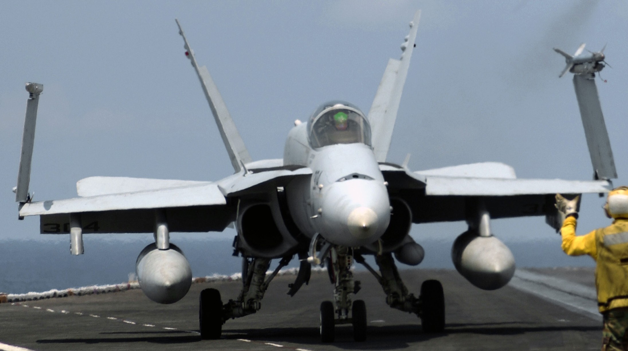 vfa-15 valions strike fighter squadron f/a-18c hornet cvn-71 uss theodore roosevelt cvw-8 us navy 13