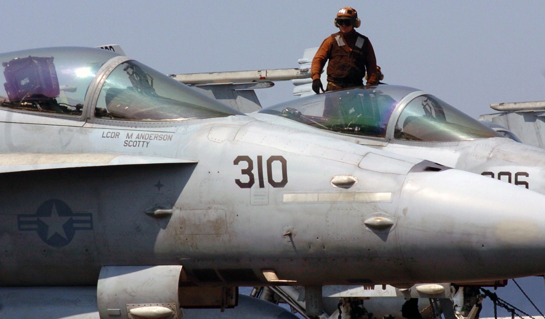 vfa-15 valions strike fighter squadron f/a-18c hornet cvn-71 uss theodore roosevelt cvw-8 us navy 14