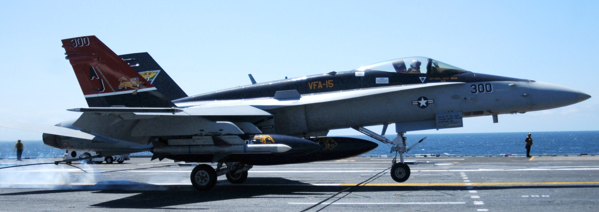 vfa-15 valions strike fighter squadron f/a-18c hornet cvn-77 uss george h. w. bush cvw-8 us navy 22