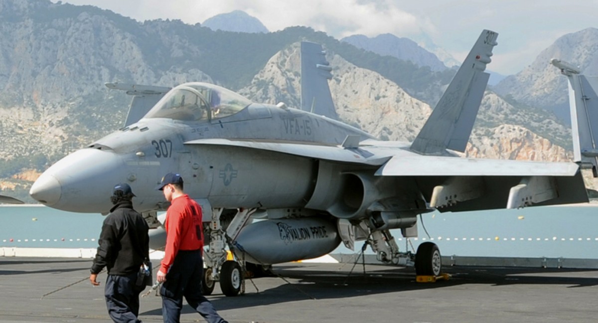 vfa-15 valions strike fighter squadron f/a-18c hornet cvn-77 uss george h. w. bush cvw-8 us navy 23