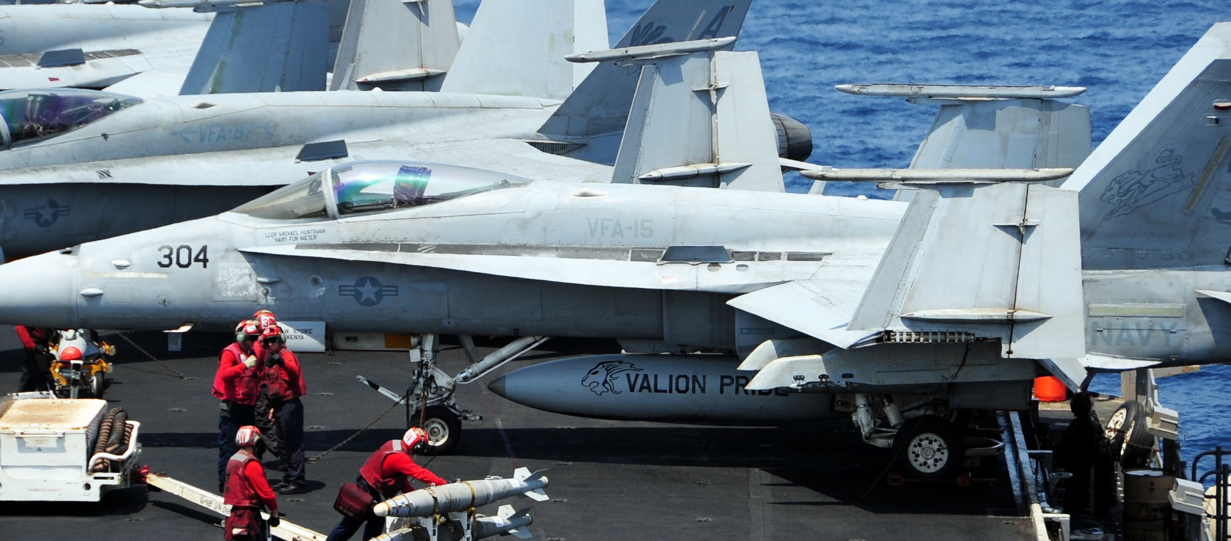 vfa-15 valions strike fighter squadron f/a-18c hornet cvn-77 uss george h. w. bush cvw-8 us navy 28