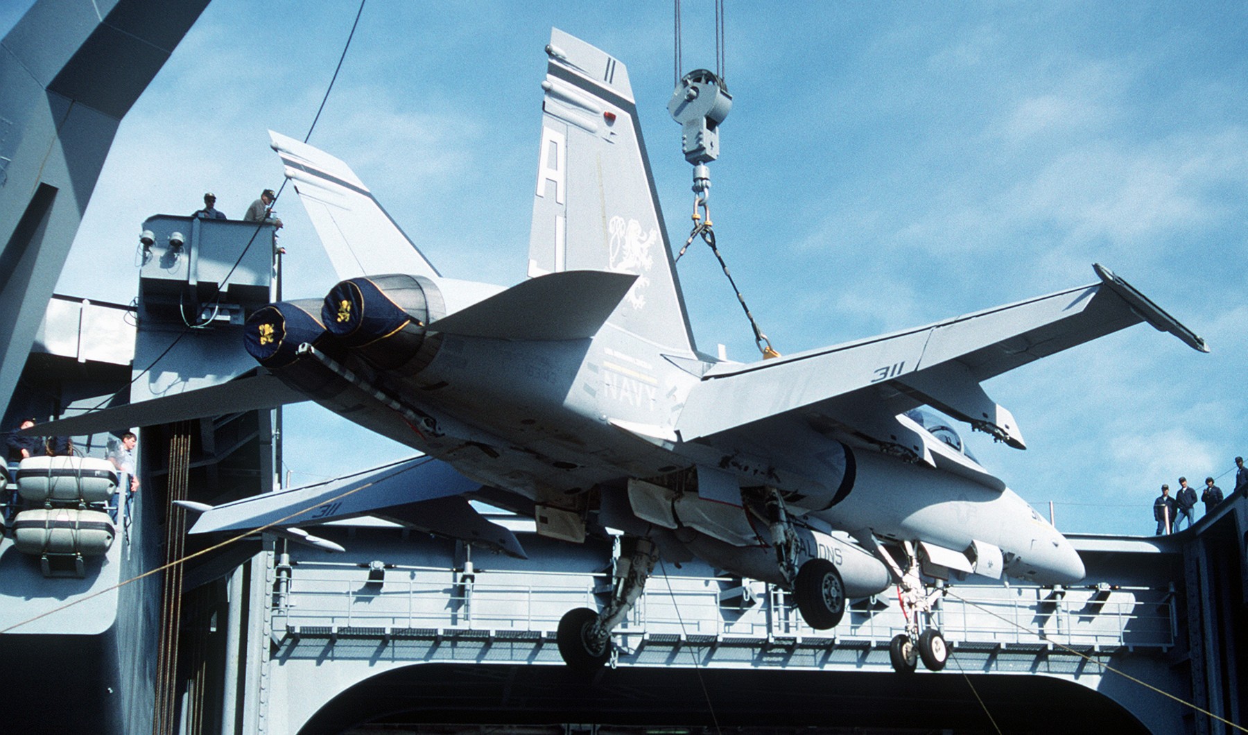 vfa-15 valions strike fighter squadron f/a-18a hornet cvn-72 uss abraham lincoln cvw-8 us navy 45