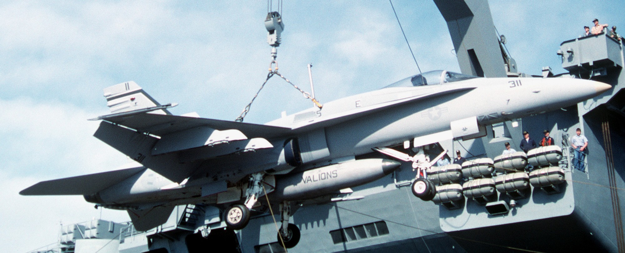 vfa-15 valions strike fighter squadron f/a-18a hornet cvn-72 uss abraham lincoln cvw-8 us navy 47