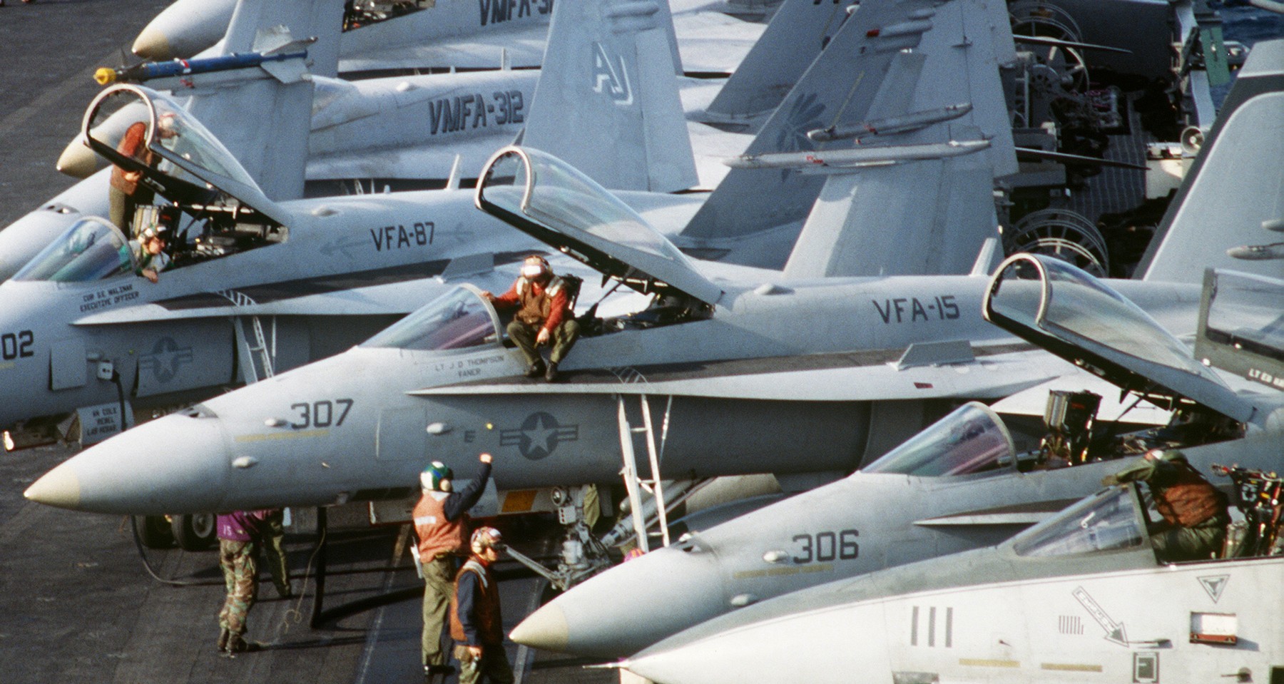 vfa-15 valions strike fighter squadron f/a-18c hornet cvn-71 uss theodore roosevelt cvw-8 us navy 53