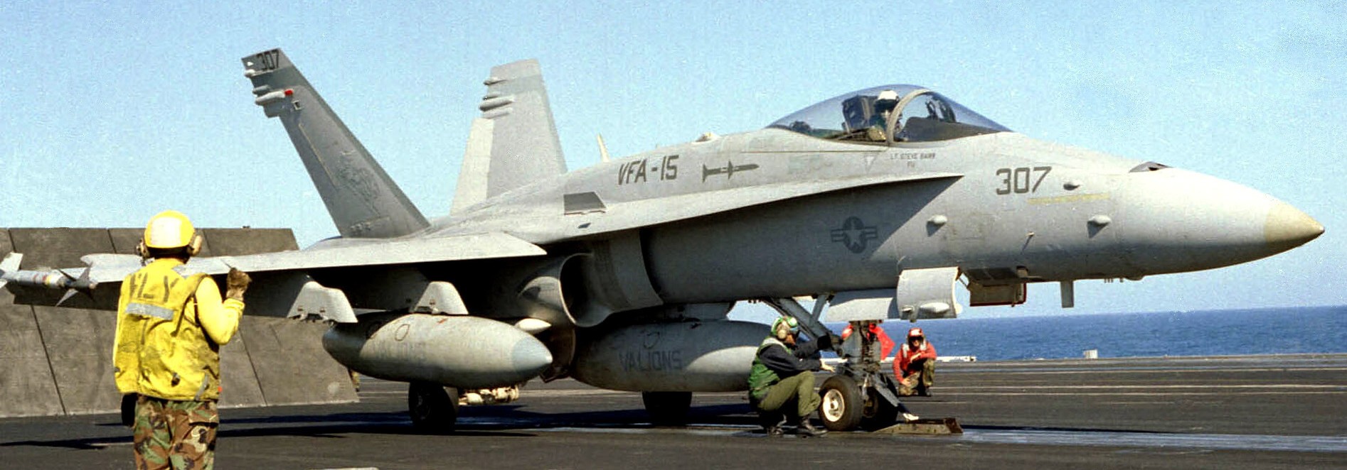 vfa-15 valions strike fighter squadron f/a-18c hornet cvn-71 uss theodore roosevelt cvw-8 us navy 55