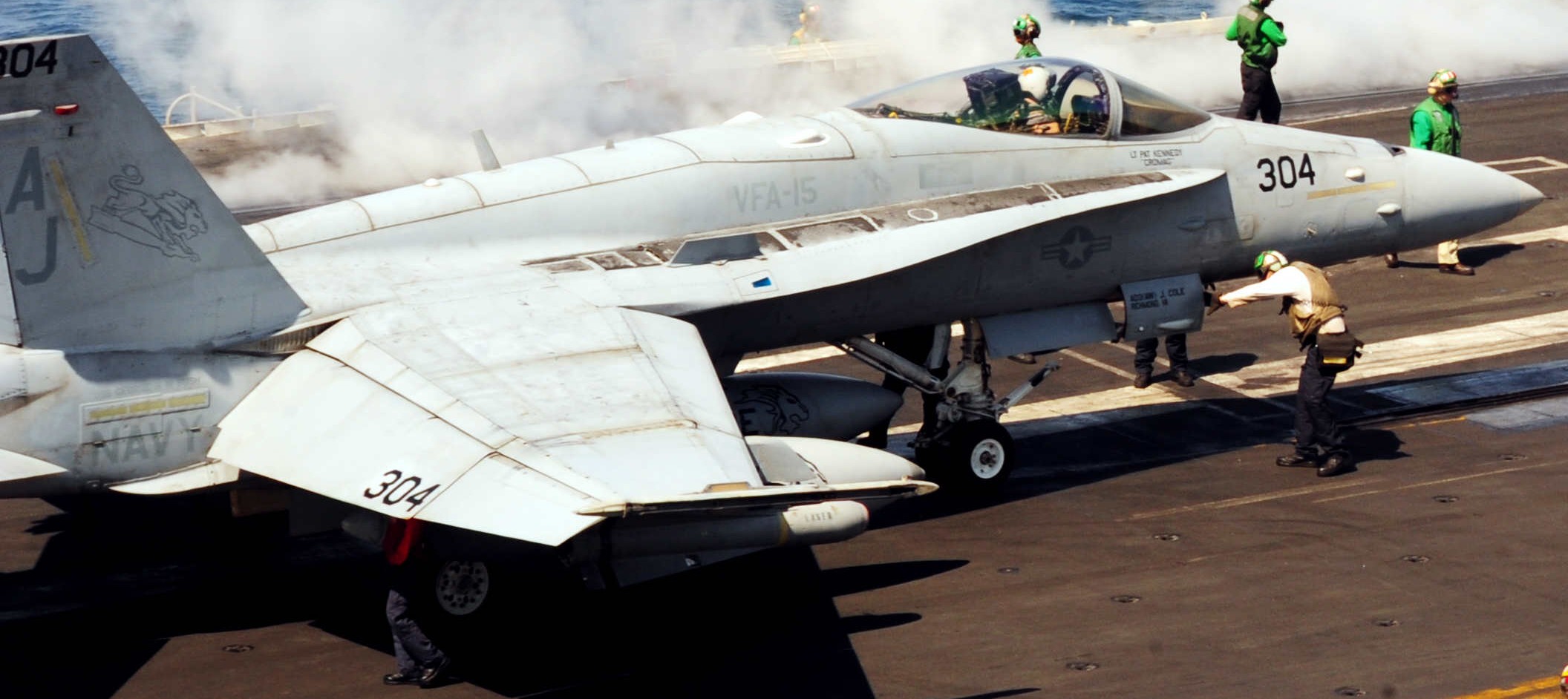 vfa-15 valions strike fighter squadron f/a-18c hornet cvn-77 uss george h. w. bush cvw-8 us navy 56